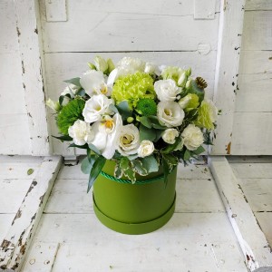 Flower Box w kolorystyce biało-zielonej 