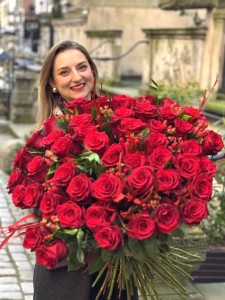 Bukiet czerwonych róż z przybraniem PREMIUM